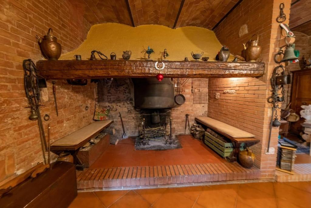 Villa Casa Lazzaro Al Centro Di Siena Exterior foto