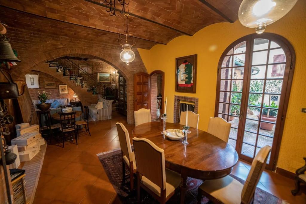 Villa Casa Lazzaro Al Centro Di Siena Exterior foto