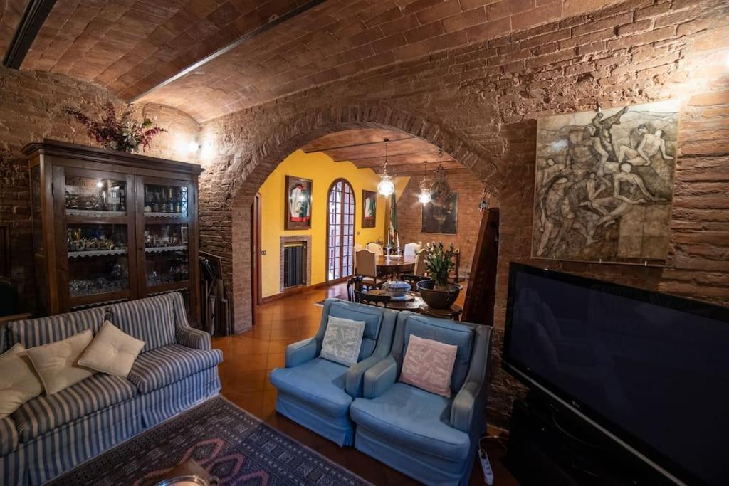 Villa Casa Lazzaro Al Centro Di Siena Exterior foto